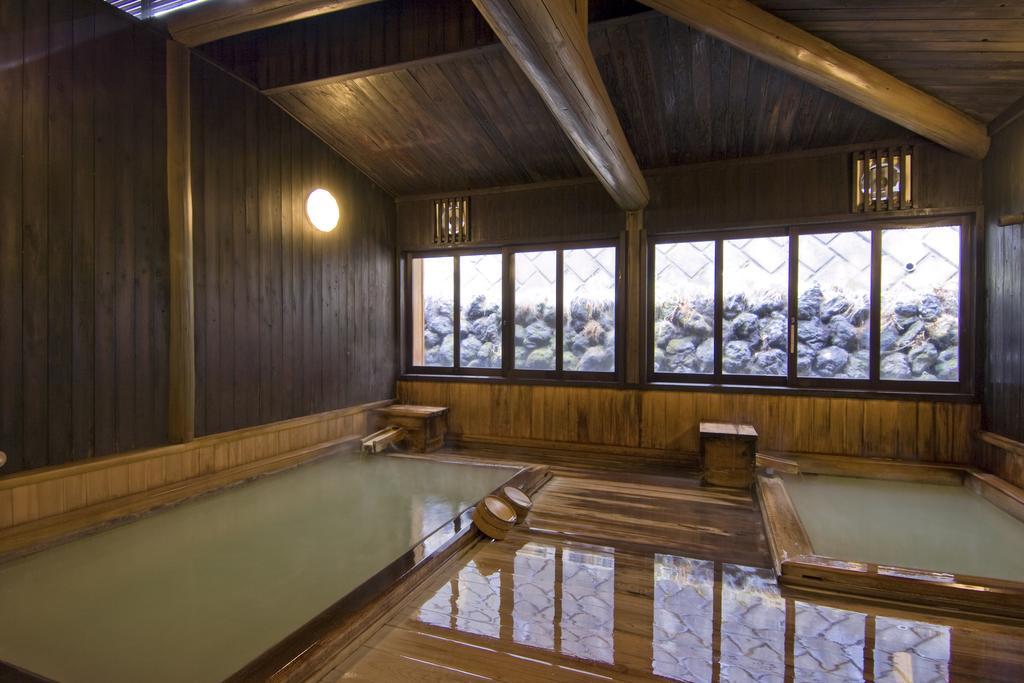 Ekinariya Ryokan Kusatsu  Buitenkant foto