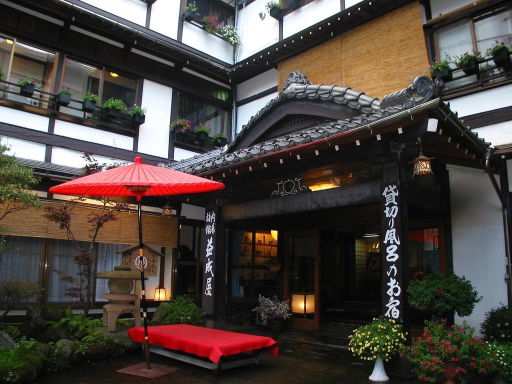 Ekinariya Ryokan Kusatsu  Buitenkant foto
