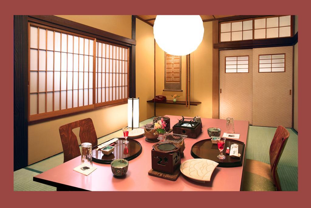 Ekinariya Ryokan Kusatsu  Buitenkant foto