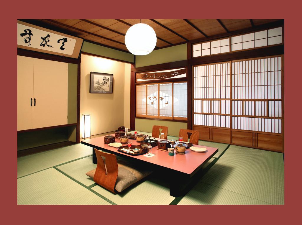 Ekinariya Ryokan Kusatsu  Buitenkant foto