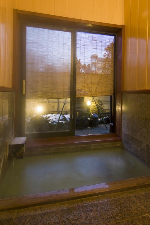 Ekinariya Ryokan Kusatsu  Buitenkant foto
